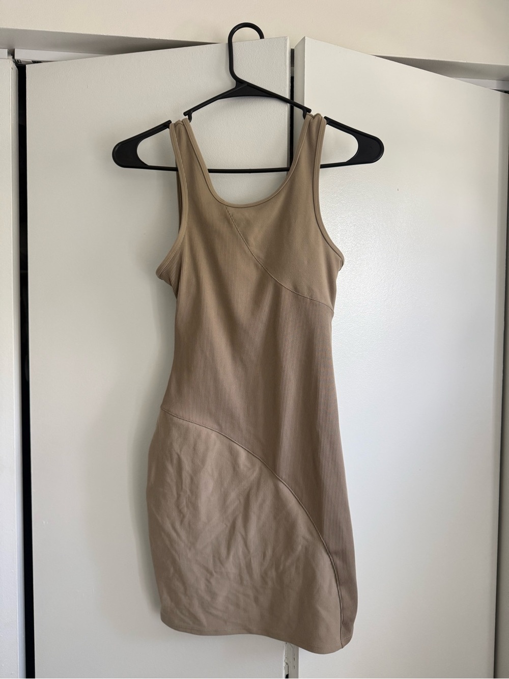 Alo Sleeveless Beige Tank Dress - Neutral Everyday Style